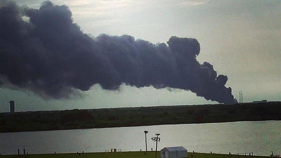 Bei einem Test explodierte am 1. September eine Falcon-9-Rakete von SpaceX. Sie sollte am 3. September einen Satelliten von Facebook ins All bringen. Er war schon an Bord und wurde ebenfalls zerstört. 