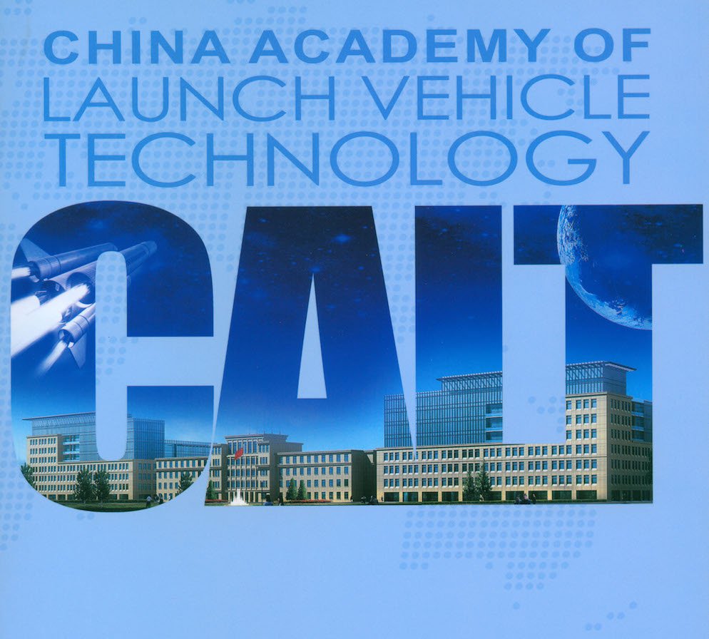 Die China Academy of Launch Vehicle Technology (CALT) mit Sitz in Peking ist in chinesischem Staatseigentum, wird aber durch Vertragsfirmen betrieben und hat rund 27.000 Angestellte in etlichen Forschungslaboren. 