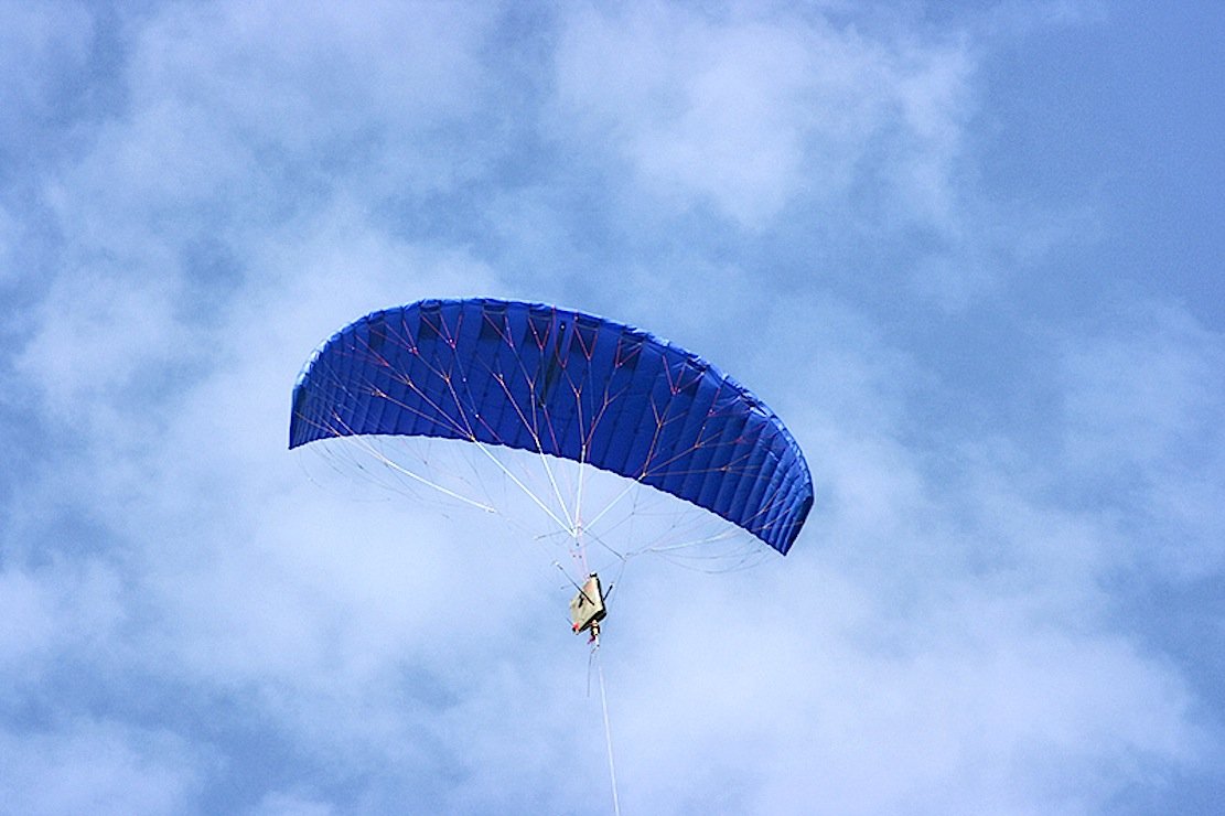 Die Strom-Drachen fliegen in ungefähr 450 m Höhe.