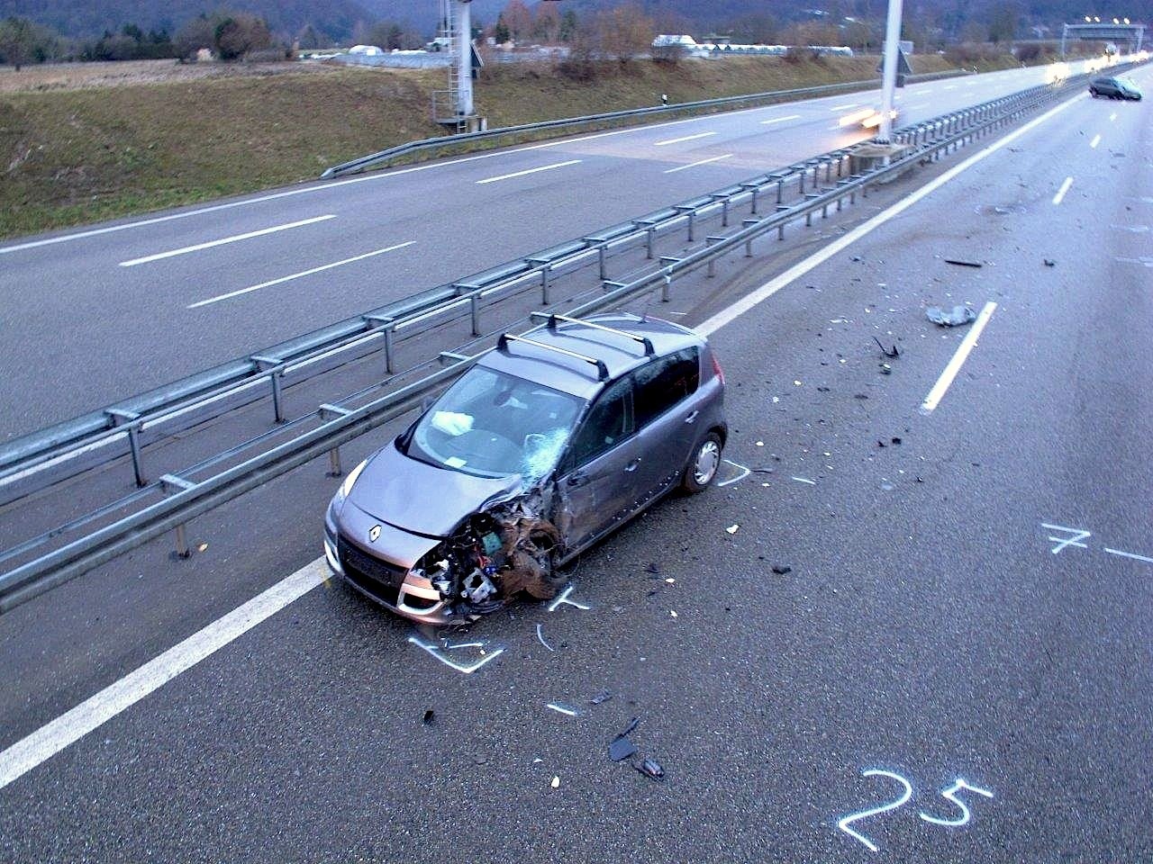 Ende einer Geisterfahrt auf der A861 bei Rheinfelden: Jährlich verursachen Falschfahrer rund 2.000 Unfälle auf Autobahnen.