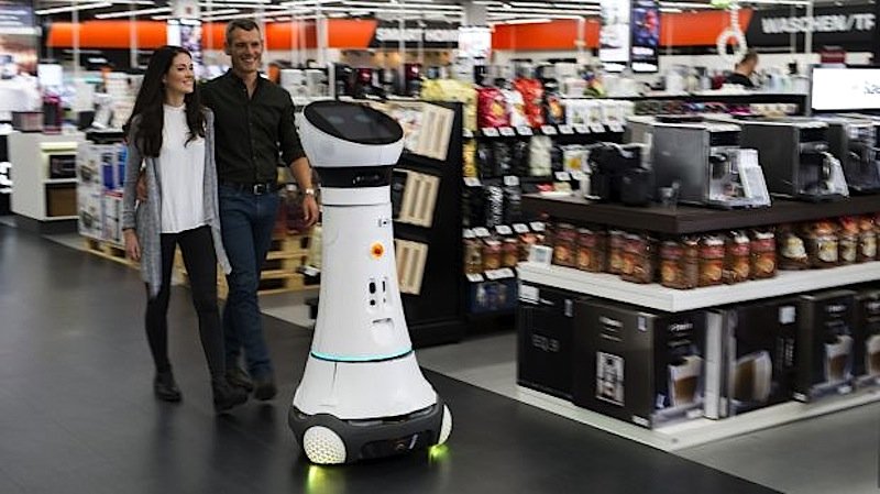 Nicht verzagen, Roboter Paul fragen: Diese Maschine zeigt Saturn-Kunden den Weg zum gewünschten Produkt.