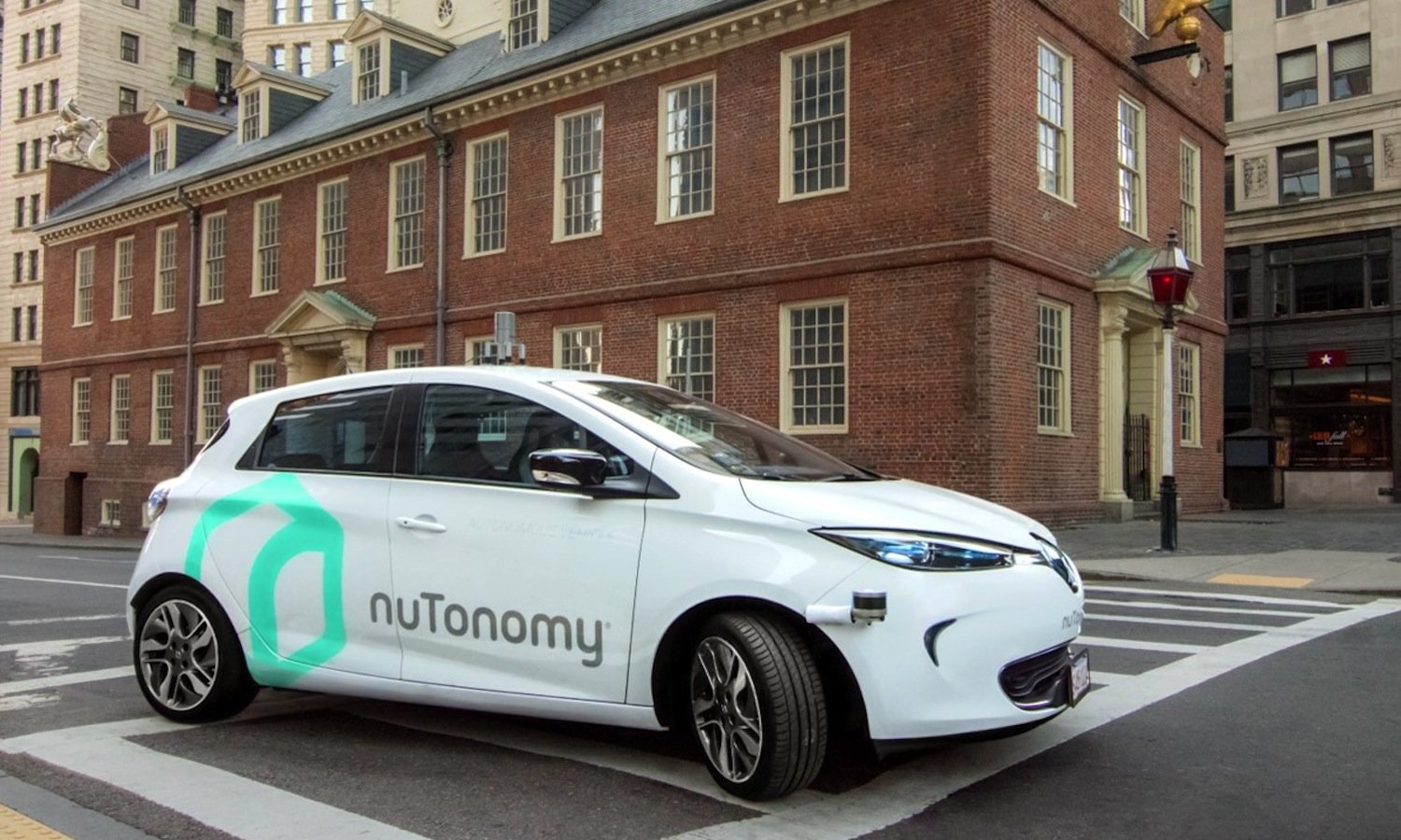 Umgebauter Renault von Nutonomy: In Singapur sollen das Roboter-Taxis schon 2018 autonom durch die Straßen fahren. 