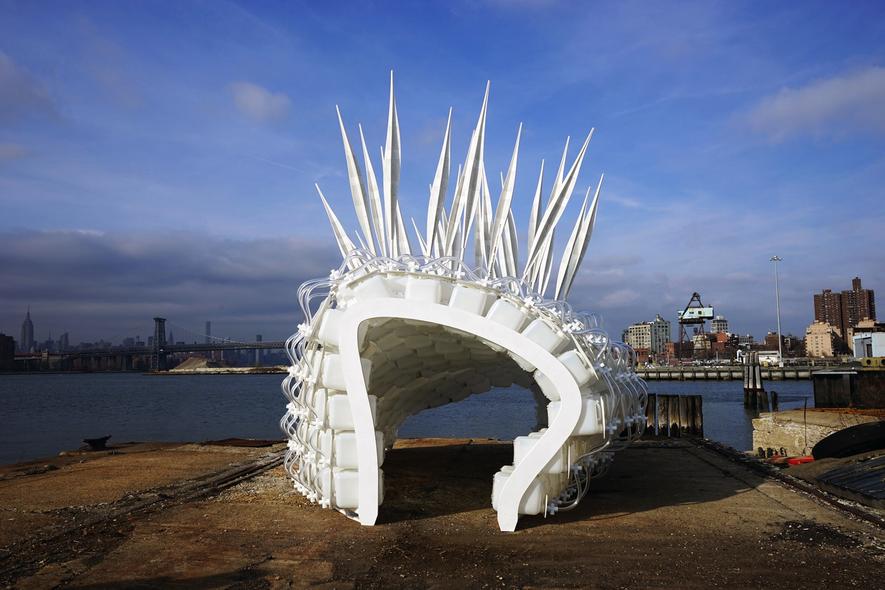 Cricket Shelter: Der erste voll funktionsfähige Prototyp der Grillenbehausung wurde im Hafengelände von Brooklyn vorgestellt 