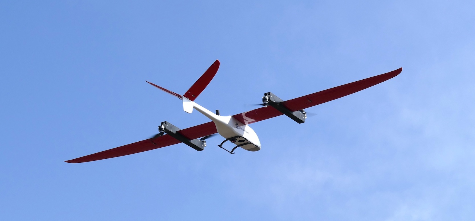 Die eingesetzte Drohne kann senkrecht starten und landen. Sie hat eine Spannweite von 3,1 m.