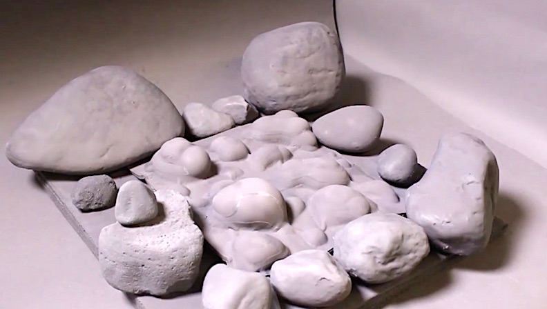 Auch die Form von Steinen konnten die Ingenieure mit dem aufblasbaren Material nachbilden.