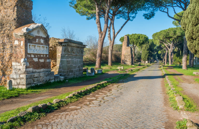 Die Via Appia in Rom ist die älteste Straße der Welt. Foto: panthermedia.net/e55evu