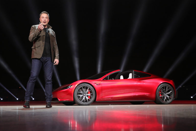 Für manche ein merkwürdiger Exzentriker, für andere ein Genie: Tesla-Chef Elon Musk. Seine E-Autos gelten als „State of the Art“ – und mit SpaceX hat er die Raumfahrt revolutioniert. Foto: Tesla