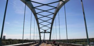 Überführungsbauwerk der Saale-Elster-Talbrücke