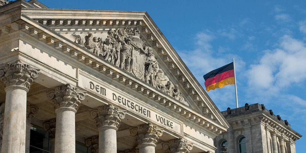 Das Reichstagsgebäude in einer Nahaufnahme