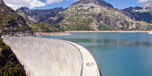 Staumauer eines Pumpspeicherkraftwerkes