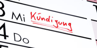 Kalender, in dem an einem Mittwoch Kündigung eingetragen ist