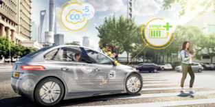 Automatisiertes Fahrzeug spart mit neuer Bremstechnik fünf Milligramm CO2.
