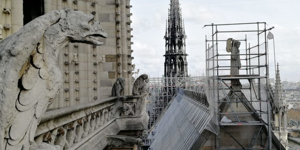 So sah sie mal aus von oben - und so soll sie auch wieder aussehen: die Notre Dame de Paris. Foto: L. Schneider