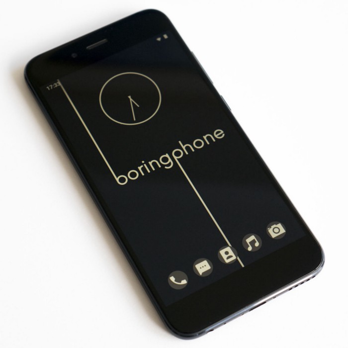 Das minimalistische Start-Display des BoringPhones.<br />Foto: BoringPhone