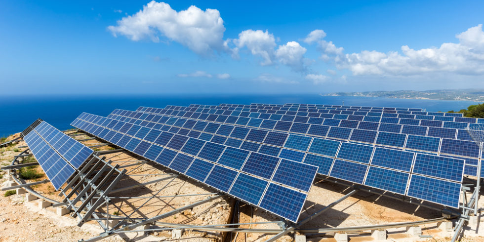 Solarstrom könnte zukünftig auch von Inseln auf dem Meer kommen.
Foto: panthermedia.net/benschonewille