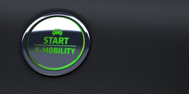 elektrischer Anlasser-Button mit der Aufschrift "Start E-Mobilität