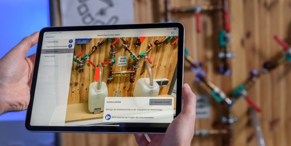 Tablet mit Augmented-Reality-Software im Test.