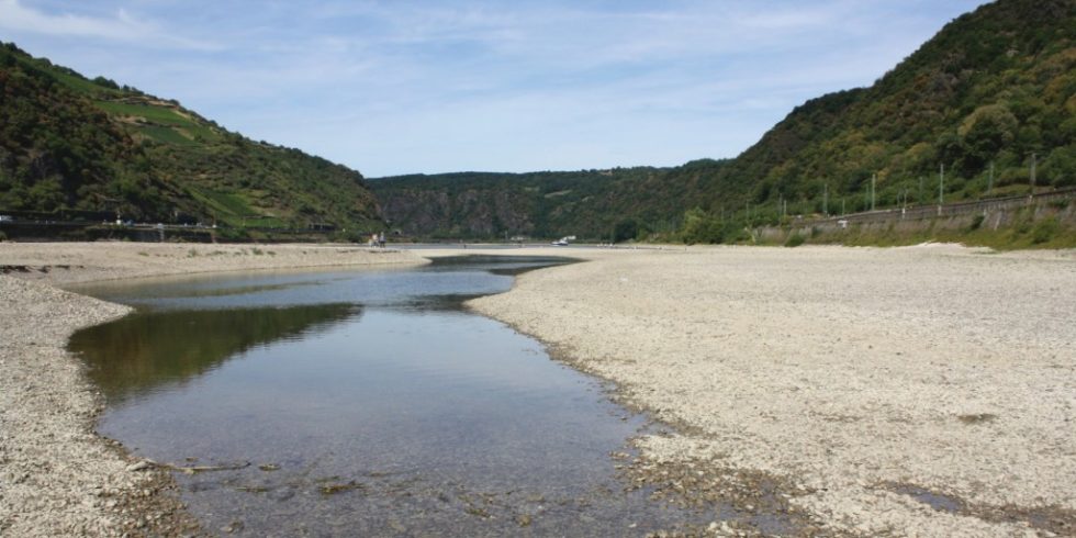 Niedrigwasser am Rhein