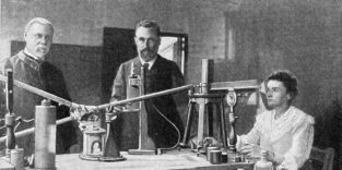 Marie Curie mit ihrem Mann im Labor