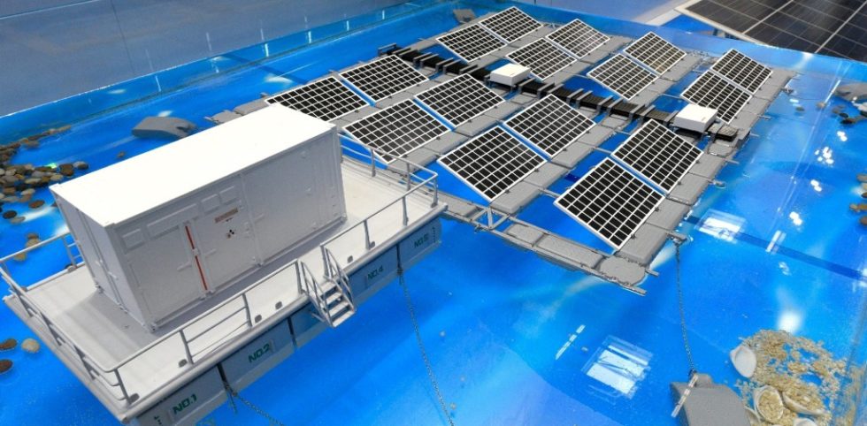 Schwimmende Photovoltaik-Anlage