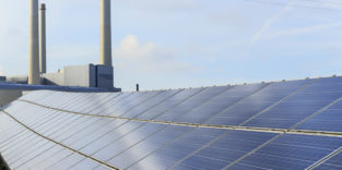 Solarzellen auf Dach