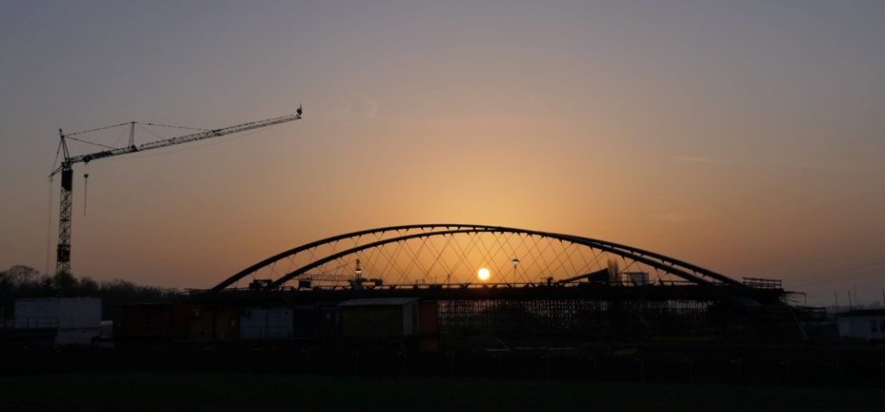 Die filigranen Carbon-Hänger sind schräg angeordnet und bilden ein Netz. Foto: L. Haspel, sbp Stuttgart