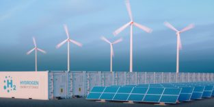 Windräder und Solaranlage