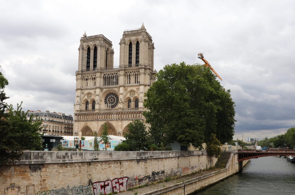 Notre Dame Seitenansicht