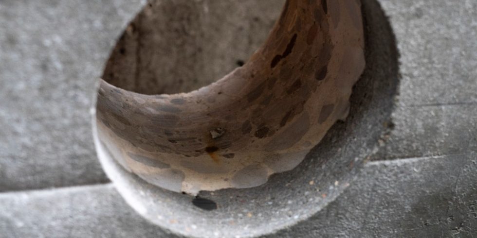 Forscher der Hochschule München testen an einem Großversuch die Einsatzmöglichkeiten von Basalt als Bewehrung. Foto: Johannes Lesser