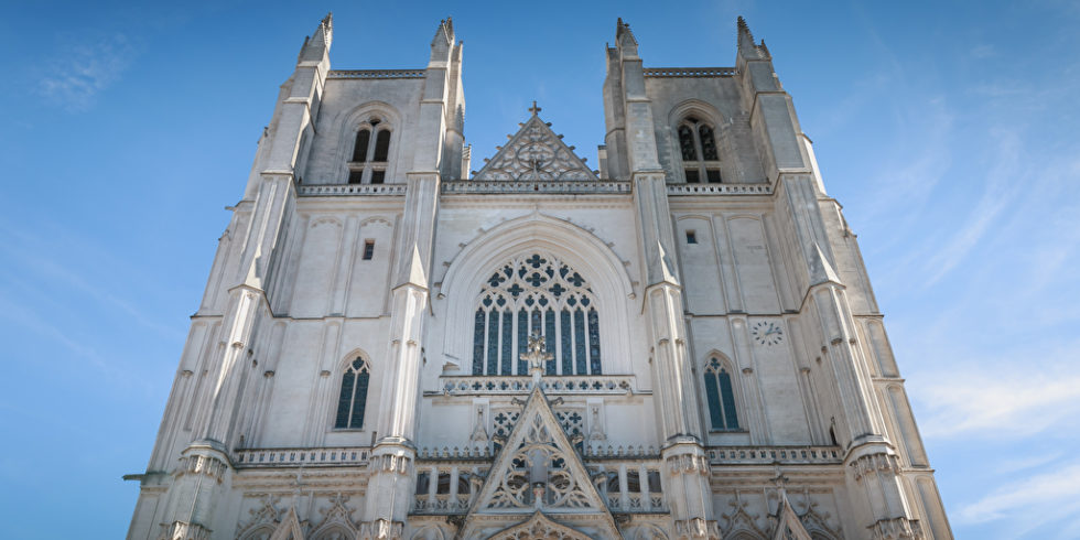 Architektonisches Detail der Kathedrale Saint Pierre in Nantes Frankreich