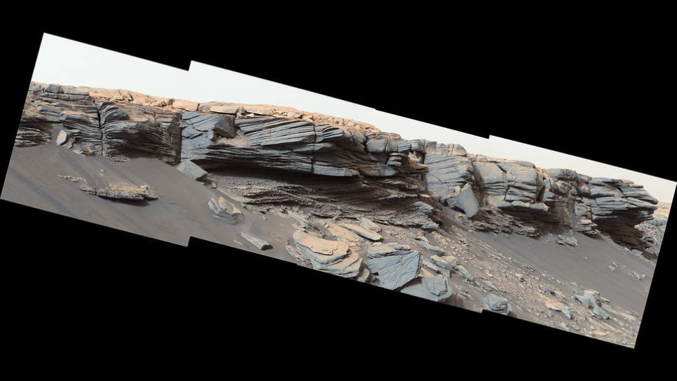 Die Texturen in der Mitte dieses Bildes wurden vor Milliarden von Jahren durch Wasser gebildet. Der Curiosity Mars Rover der Nasa entdeckte sie, als er am 24. Februar 2020 den Hang des Greenheugh-Giebels erklomm.<br srcset=