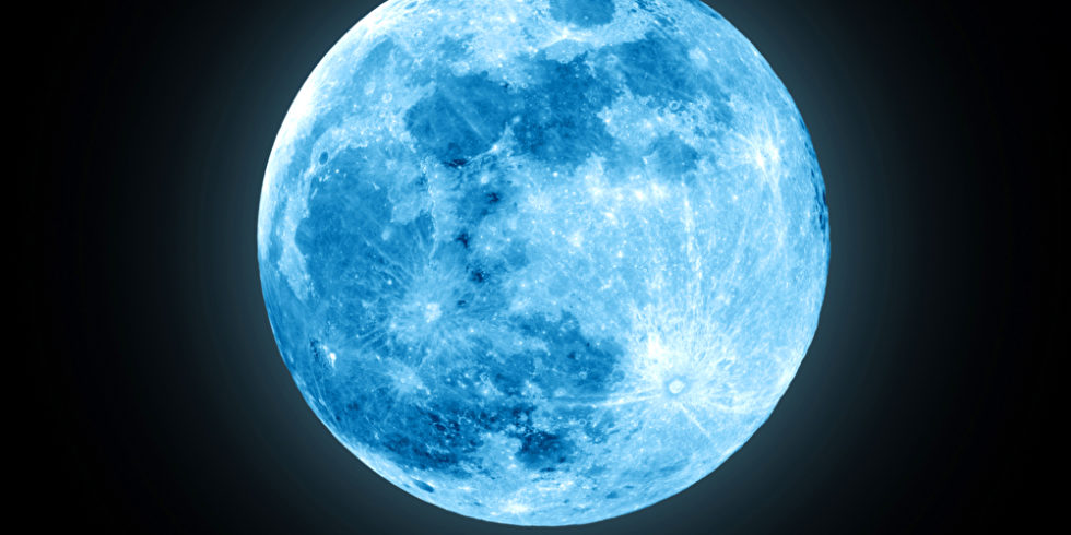 Der Vollmond muss nicht zwangsläufig blau leuchten, um ein Blue Moon zu sein. Foto: panthermedia.net/danielkrol85