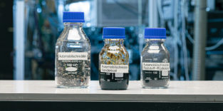 Kunststoff in Gläsern