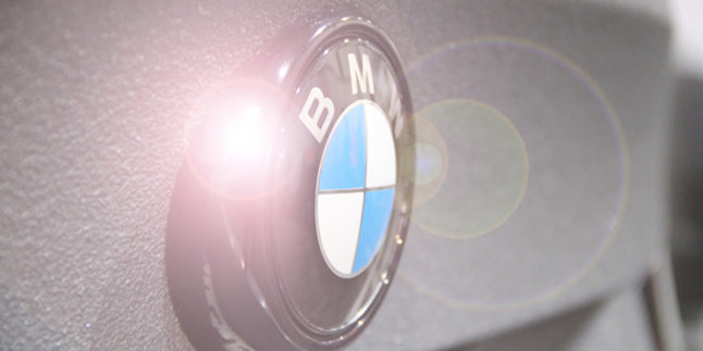 BMW Logo am Auto