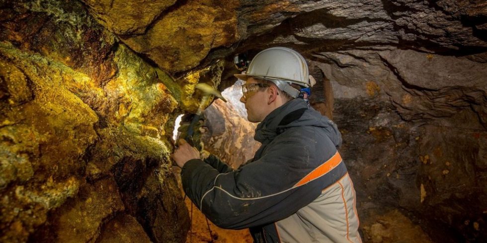 Die Untertage-Förderung von Lithium wird derzeit an der tschechischen Grenze vorbereitet. Vielversprechend ist auch die Gewinnung aus geothermischen Quellen. Foto: TU Bergakademie Freiberg / Detlev Müller