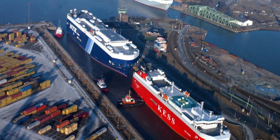 Die Nordschleuse im Bremerhaven hat die Auszeichnung als Historisches Wahrzeichen der Ingenieurbaukunst erhalten. Foto: bremenports