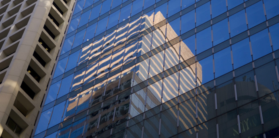 Bank Fassade aus Glas