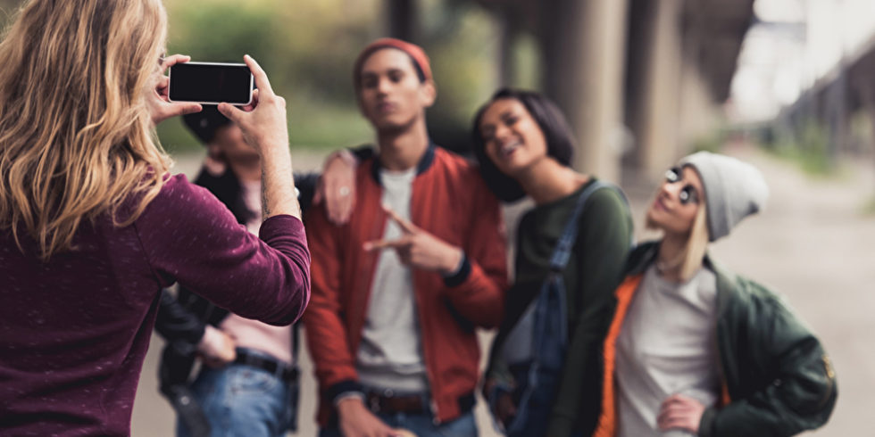 Bei der Foto-App Poparazzi sind Selfies unerwünscht. Foto: Panthermedia.net/ArturVerkhovetskiy