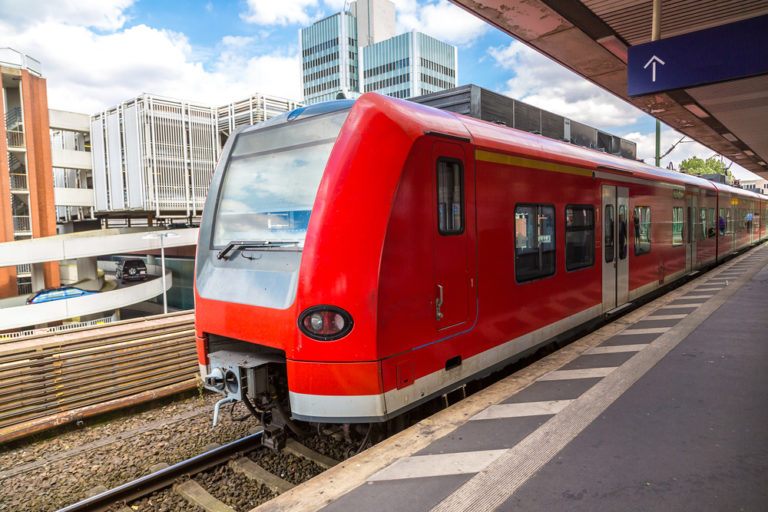 Der Hauptbahnhof in Hannover: Dort strandet man als Bahnfahrer bisweilen unfreiwillig. Foto: Panthermedia.net/bloodua