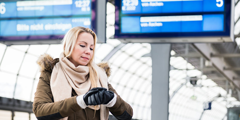 Die Bahn nennt eine Verspätung erst so, wenn der Zug mindestens 6 Minuten zu spät eintrifft. Auf manchem Bahnstrecken kommt das besonders häufig vor.
Foto: panthermedia.net/Kzenon