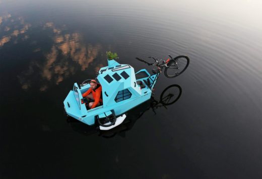 Fahrrad-Camper Z-Triton auf dem Wasser. Foto: Zeltini