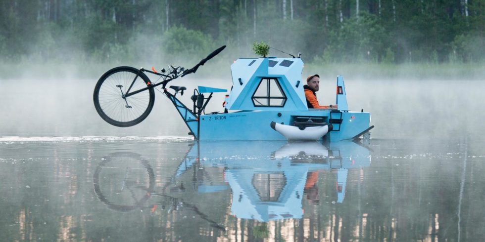 Fahrrad-Camper liegen im Trend, es gibt Modelle für ganz unterschiedliche Ansprüche. Besonders exotisch ist der Z-Triton von Zeltini: Der Camper ist ein Amphibienfahrzeug. Foto: Zeltini