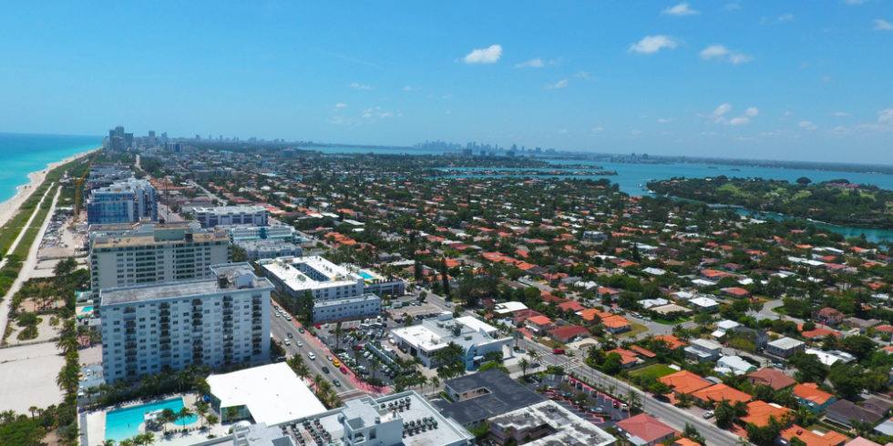 In Surfside nahe Miami Beach in Florida ist ein Hochhaus teilweise eingestürzt. Foto (Archiv): Panthermedia.net/alexmillos