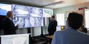 Weltraumlagezentrum Innensicht Monitore