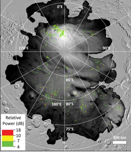 Die farbigen Punkte stellen Orte dar, an denen bestimmte helle Radarreflexionen vom ESA-Orbiter Mars Express an der Südpolkappe des Mars entdeckt wurden. Sprechen sie für unterirdisches flüssiges Wasser? Foto: ESA/NASA/JPL-Caltech