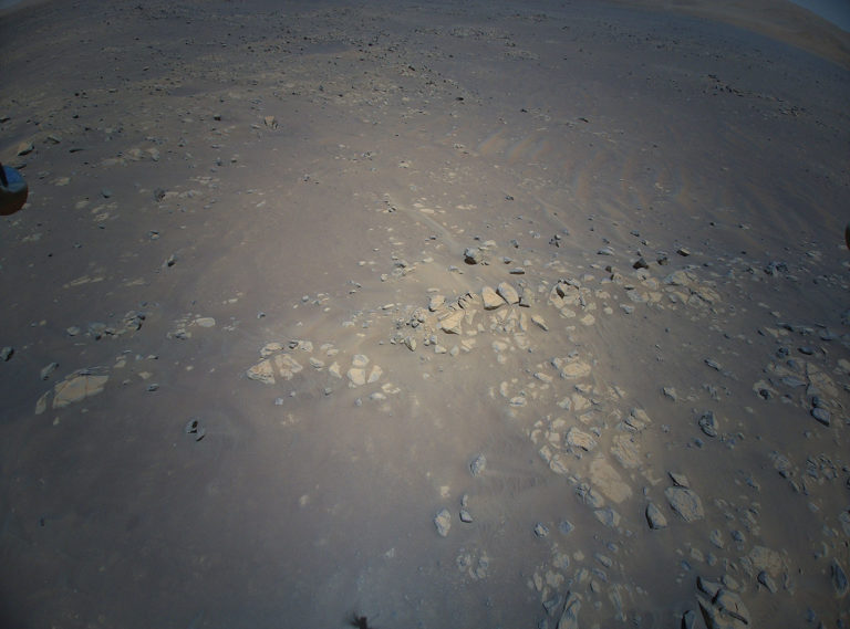 Eines der Bilder, die Helikopter Ingenuity von der Region „Raised Ridges“ aufgenommen hat: Nasa-Experten haben die geologischen Formationen auf dem Mars im Visier. Foto: Nasa/JPL