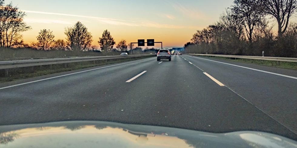 Tempolimit auf der Autobahn: Ein Thema mit Konfliktpotenzial. Foto: Panthermedia.net/meinzahn