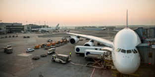 parkende Flieger Flughafen