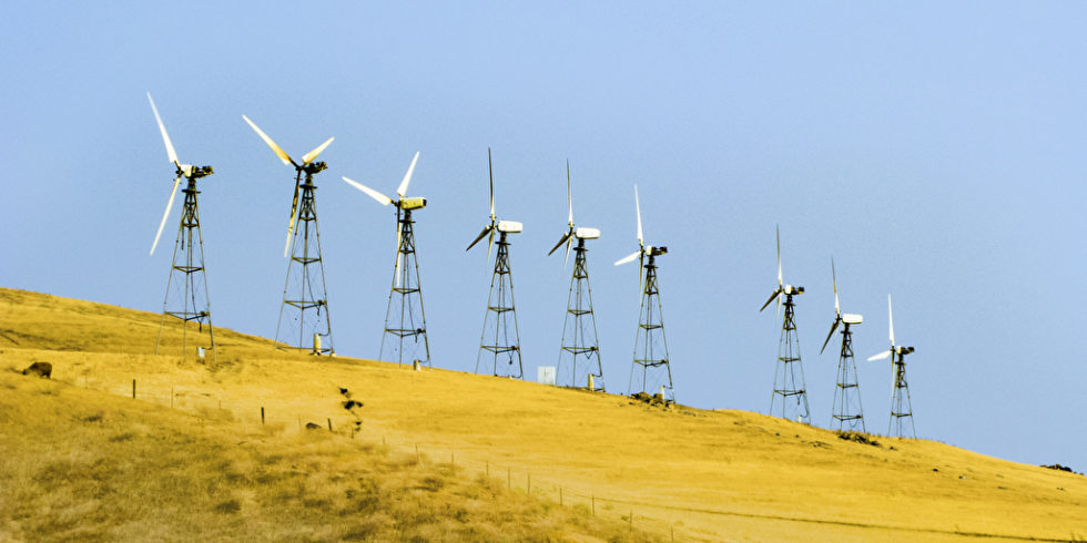 Windgeneratoren auf Hügel