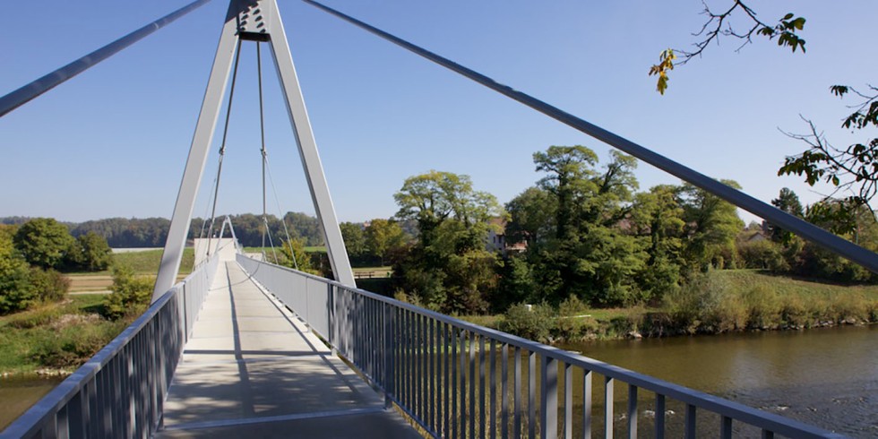 Fuß- und Radwegbrücken sowie Brückenbeläge gehören zu den Anwendungsgebieten für CPC-Elemente, die seit kurzer Zeit über eine allgemeine bauaufsichtliche Zulassung verfügen. Foto: Holcim